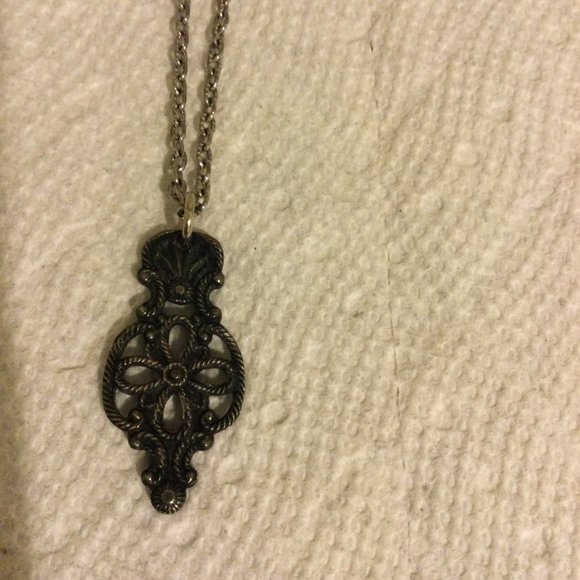 women's necklace metal pendant 19" - Picture 3 of 4